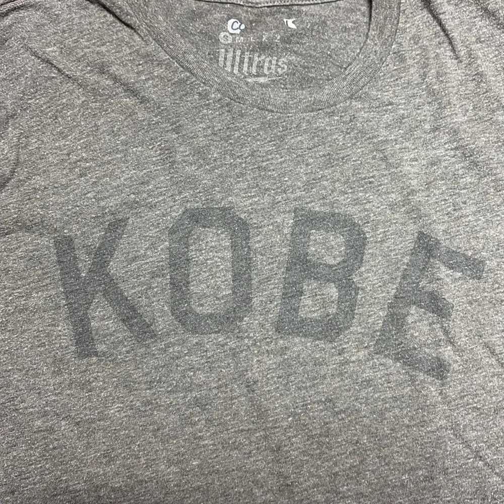 🏀 KOBE short sleeve grey soft tee shirt - S 🏀 - Picture 2 of 2